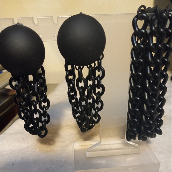 Not new, never worn 2pc black 3 chain bracelet & matching clip earrings. - Picture 2 of 2